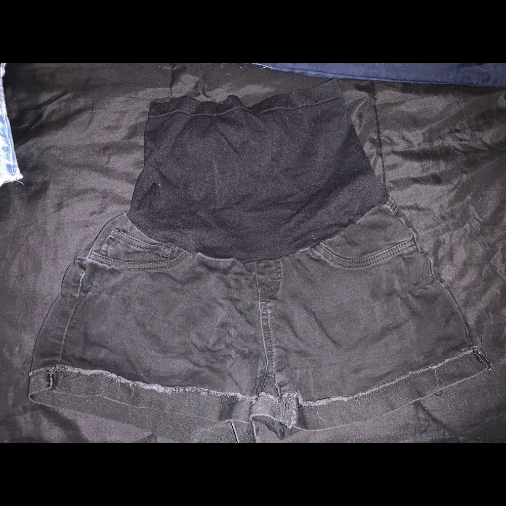 black maternity shorts